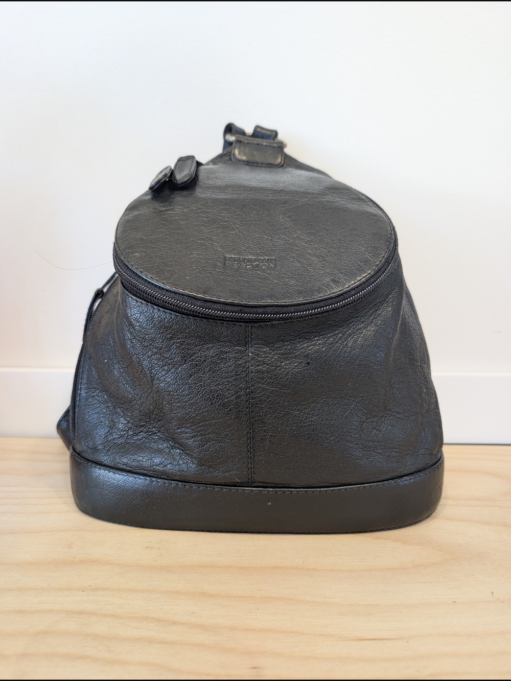 Kenneth Cole Vintage Black Leather Teardrop Backpack Purse - Picture 2 of 15